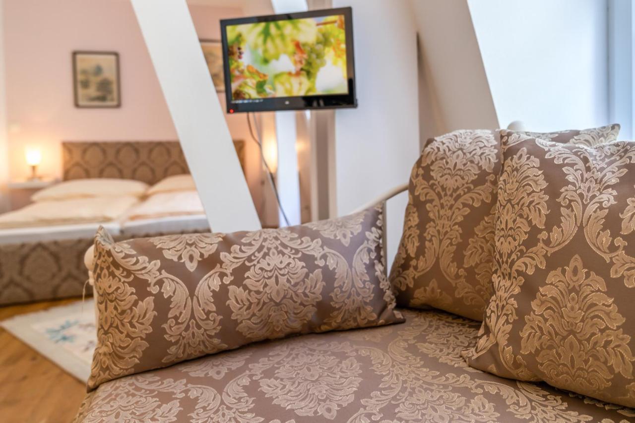 Romantisches Hotel Zur Post Brodenbach Bagian luar foto