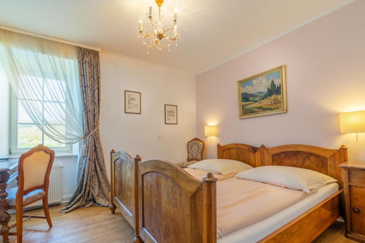 Romantisches Hotel Zur Post Brodenbach Bagian luar foto